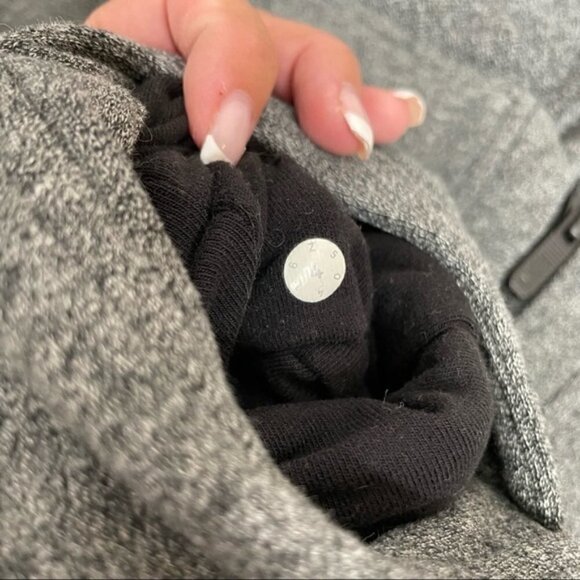 Lululemon Back to It Wrap - Picture 5 of 8
